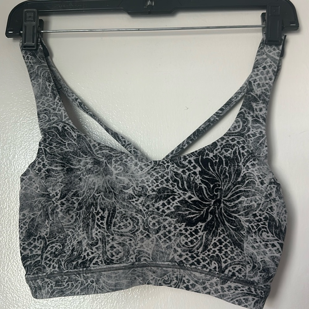 Lululemon Sports Bra - Size 6